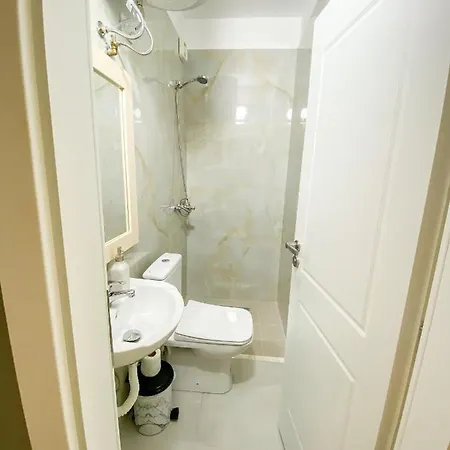 Center 6 - Way * تيرانا